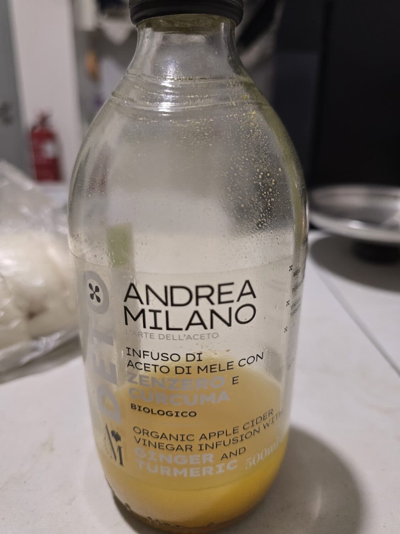ANDREA MILANO ORGANIC APPLE CIDER VINEGAR INFUSION WITH GINGER AND TURMERIC packshot