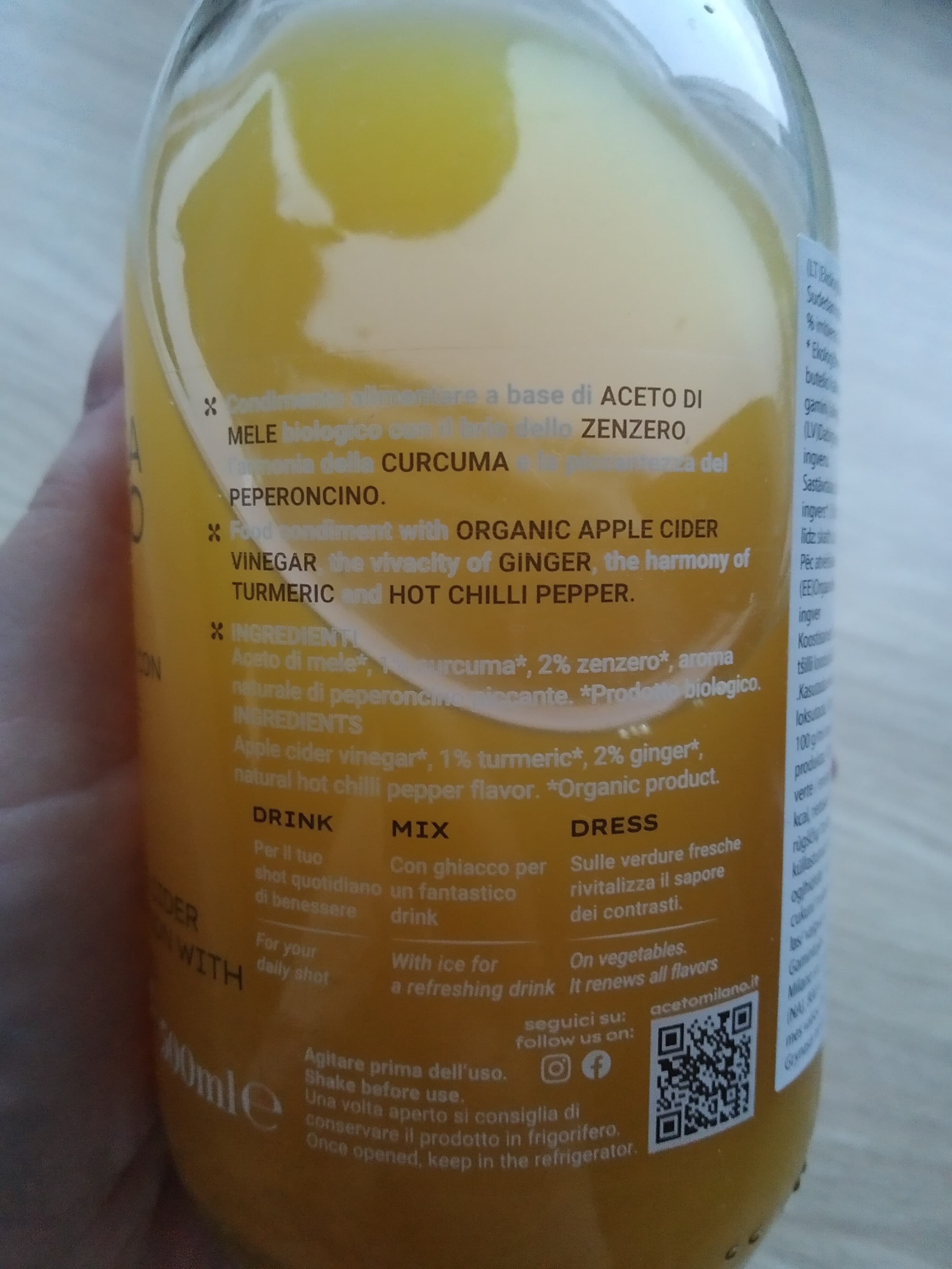ANDREA MILANO ORGANIC APPLE CIDER VINEGAR INFUSION WITH GINGER AND TURMERIC packshot