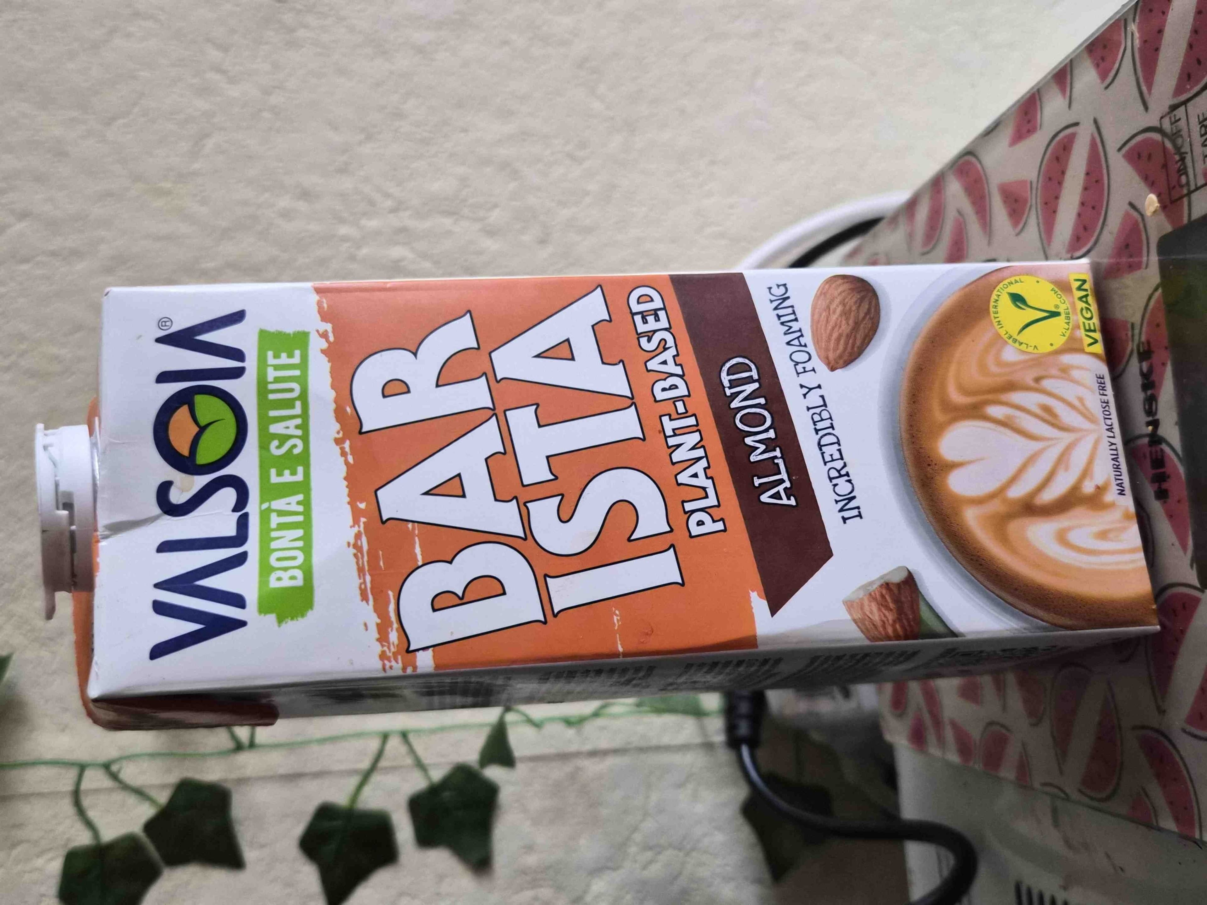 Barista almond packshot