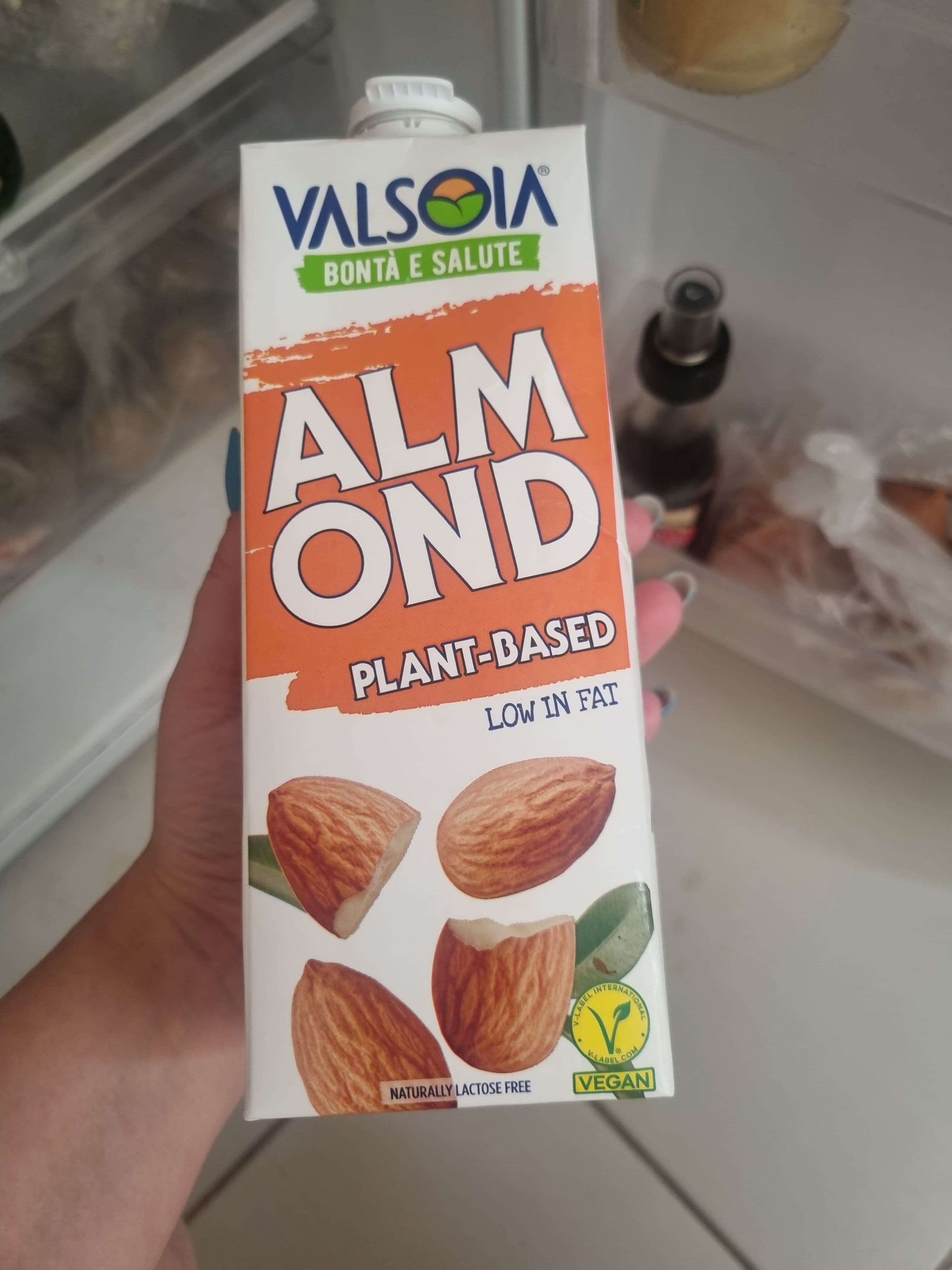 Valsoia Almond Drink With Calcium And Vitamins packshot
