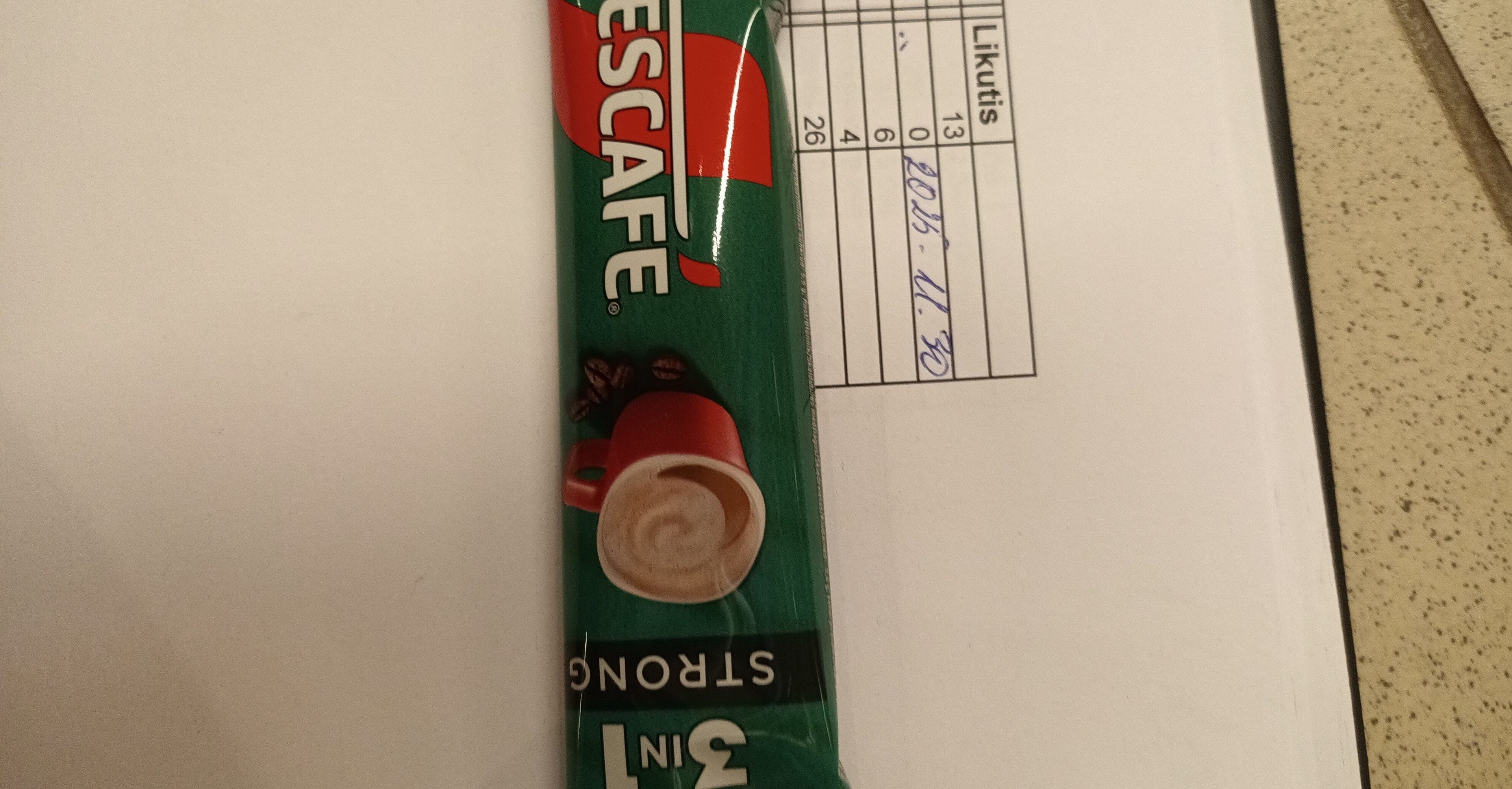 Nescafé 3 In 1 Strong packshot