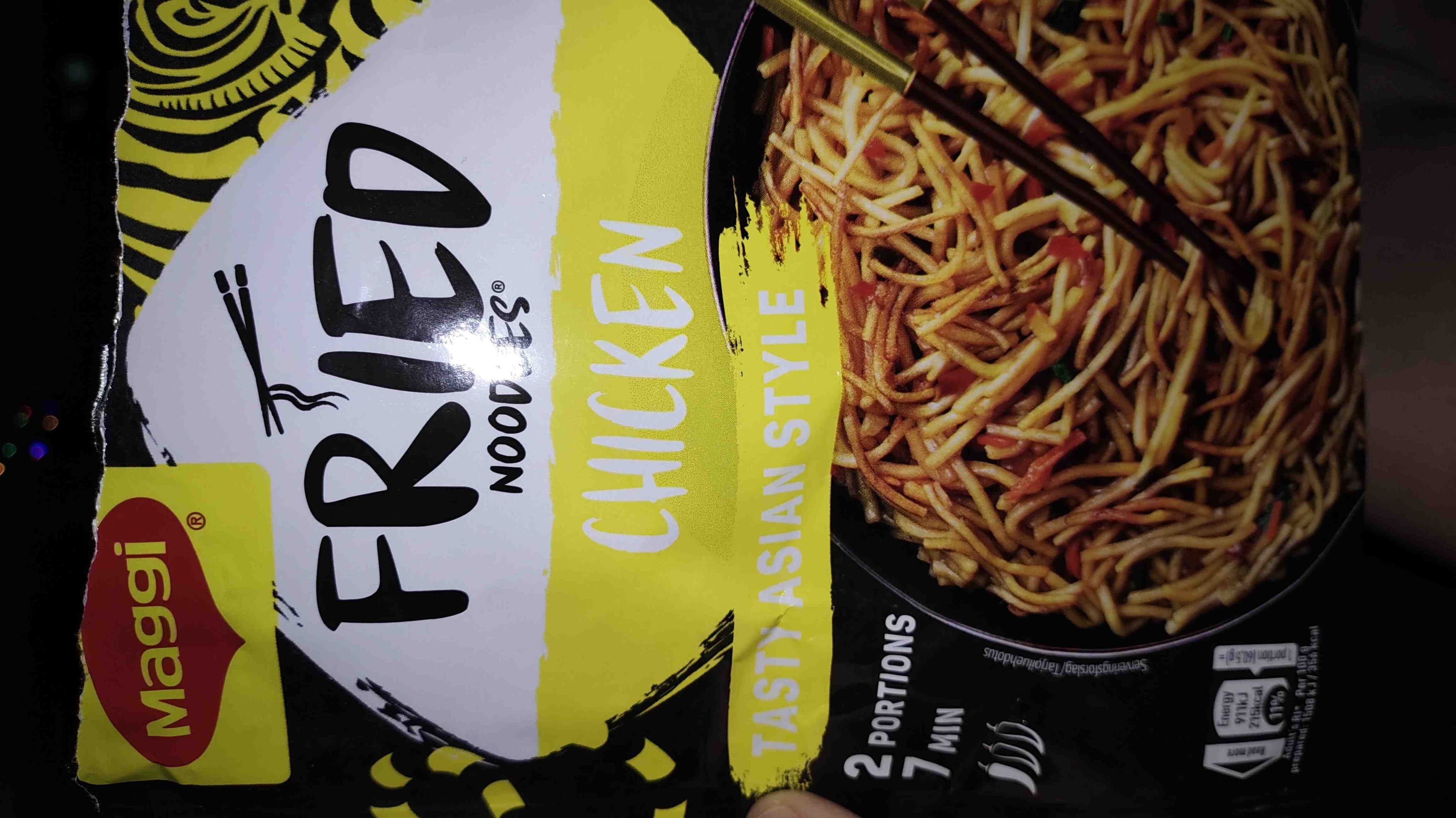 Maggi Fried noodles chicken packshot