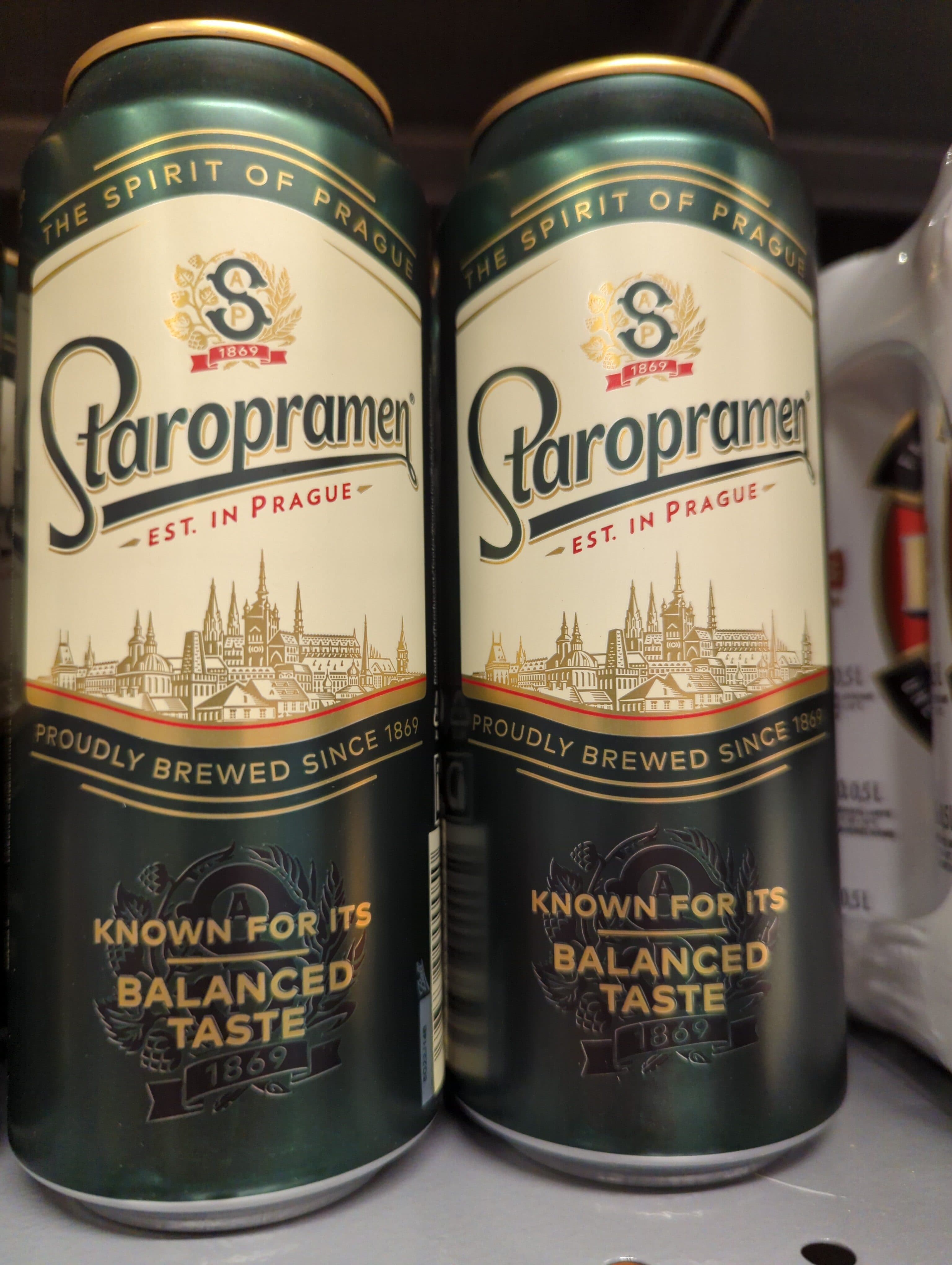 staropramen staropramen packshot