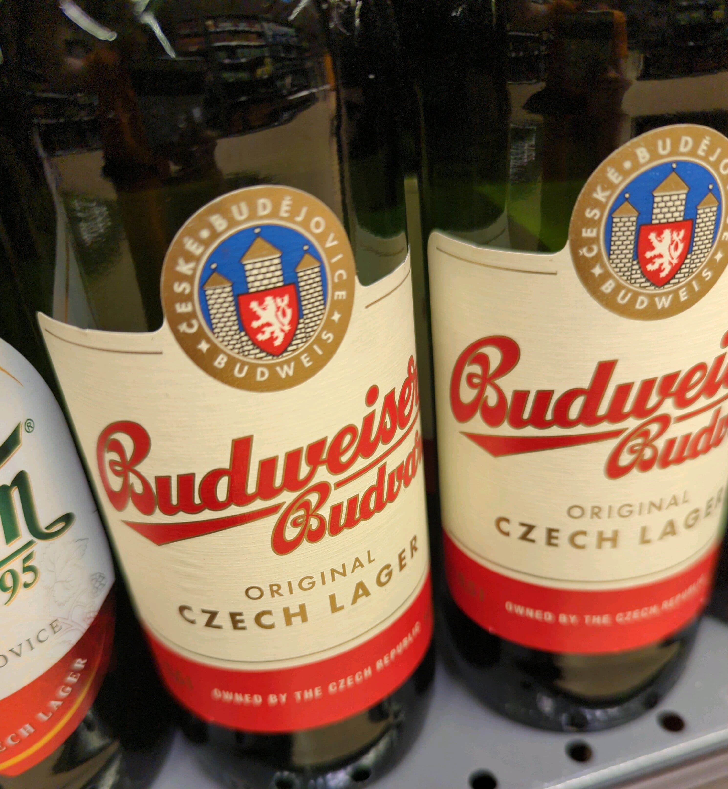 budweiser czech lager packshot