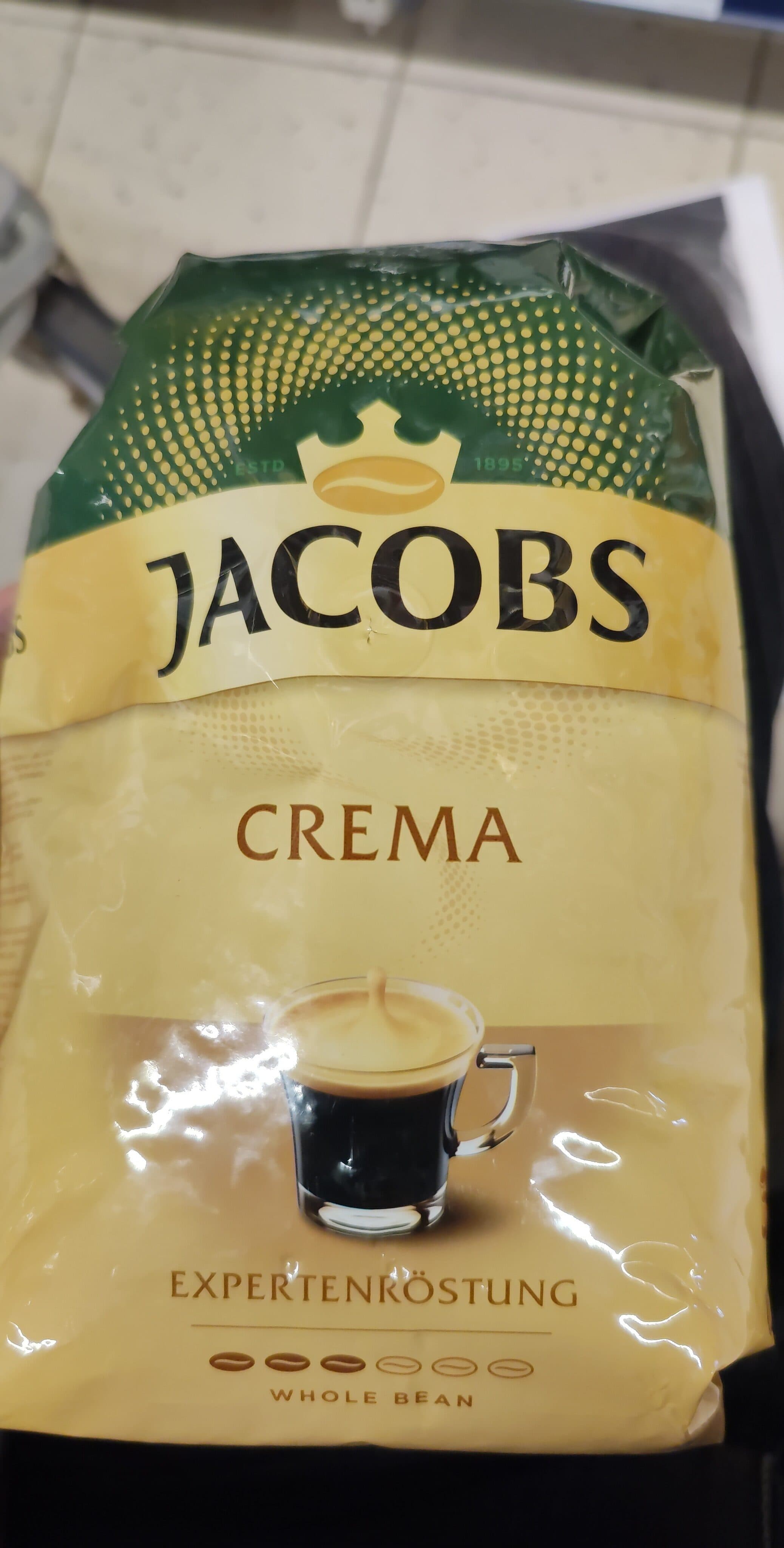 Jacobs Kavos pupelės packshot