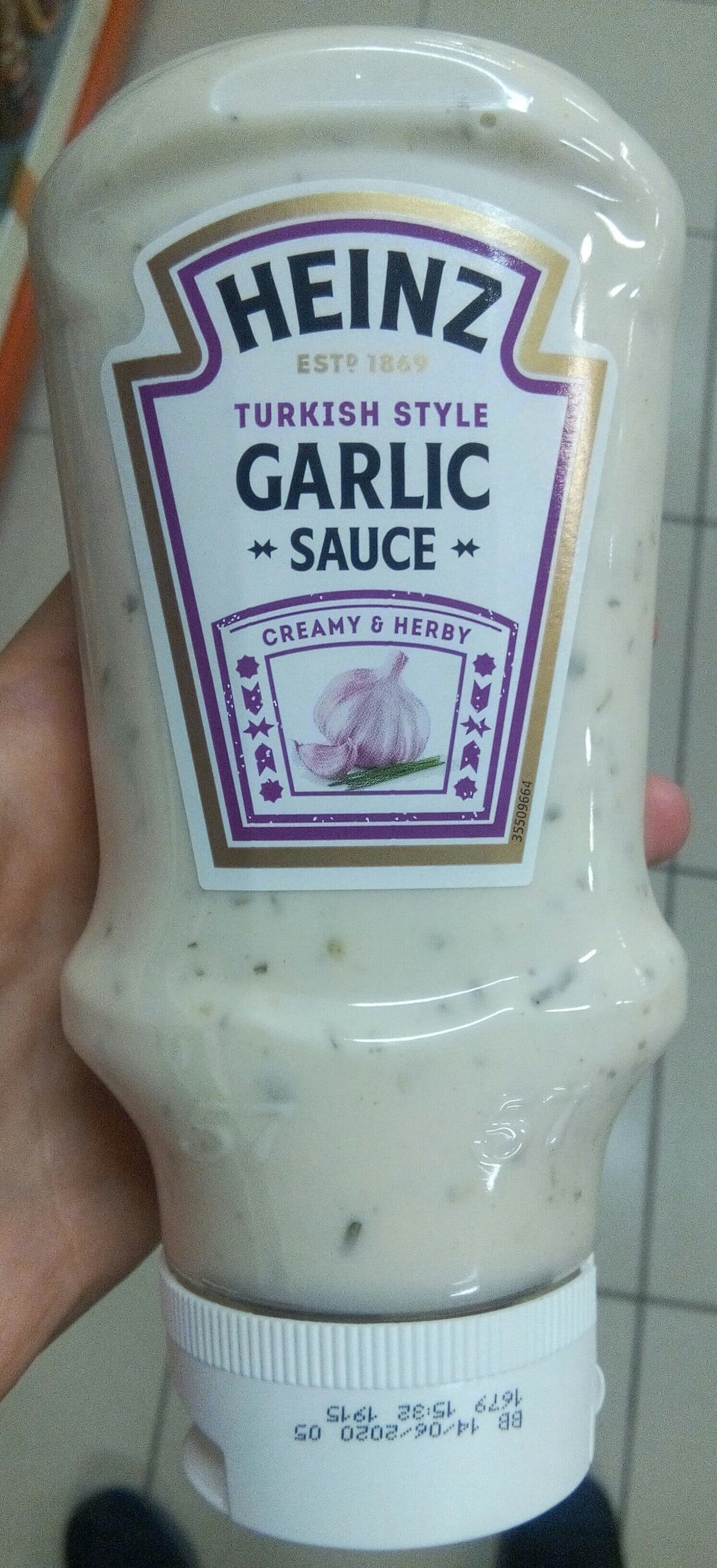 Heinz Garlic sauce packshot
