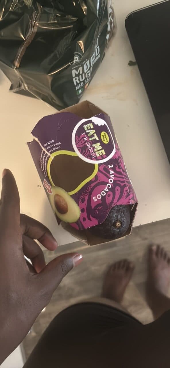 EAT ME avocados packshot