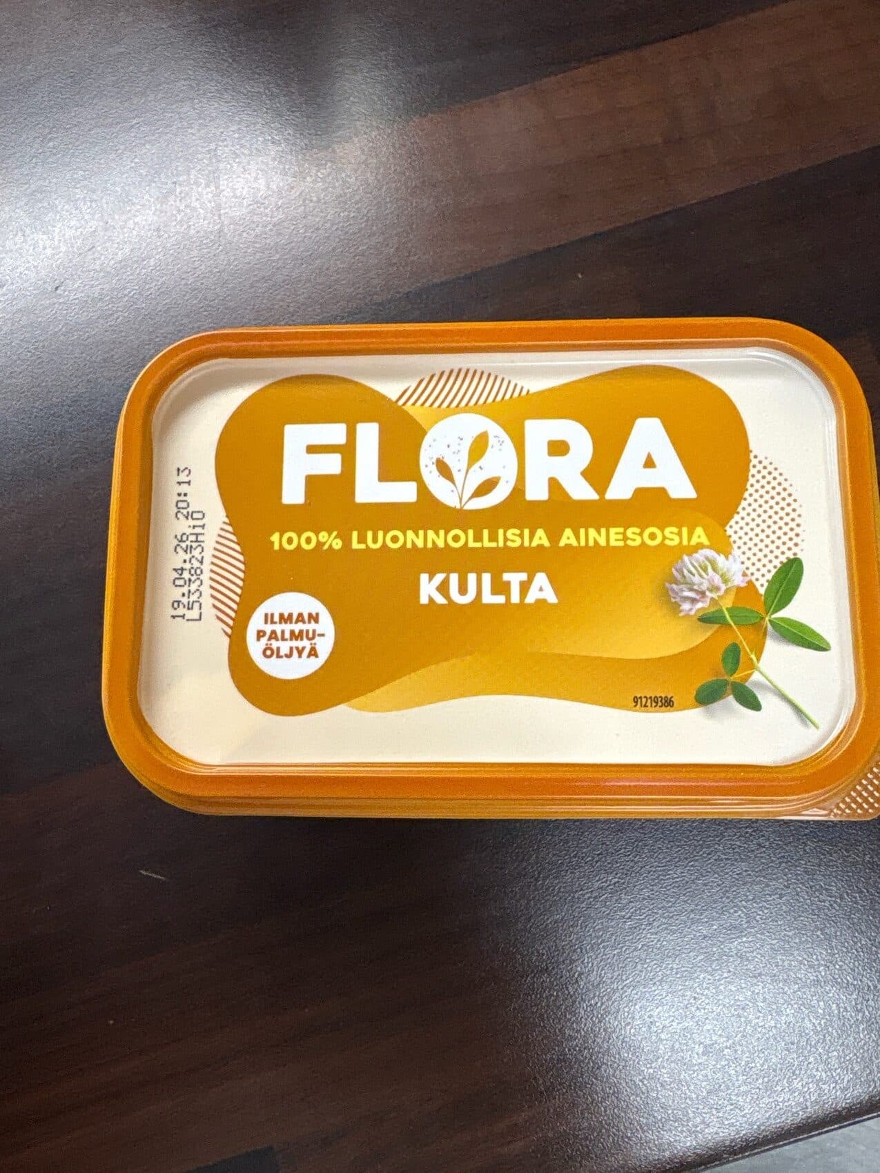 Flora Kulta Plant-based butter packshot