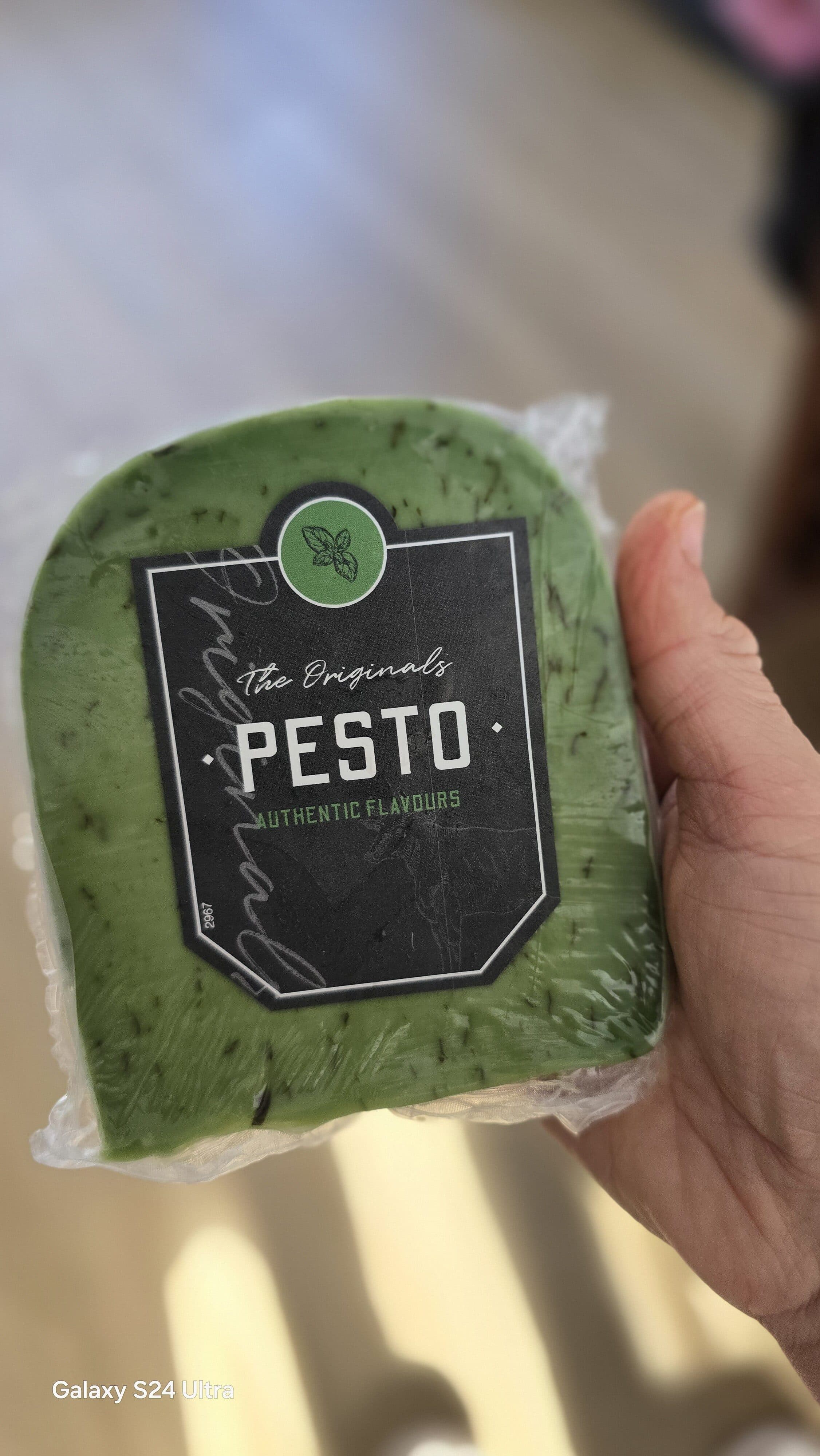 maaz cheese pesto suris packshot