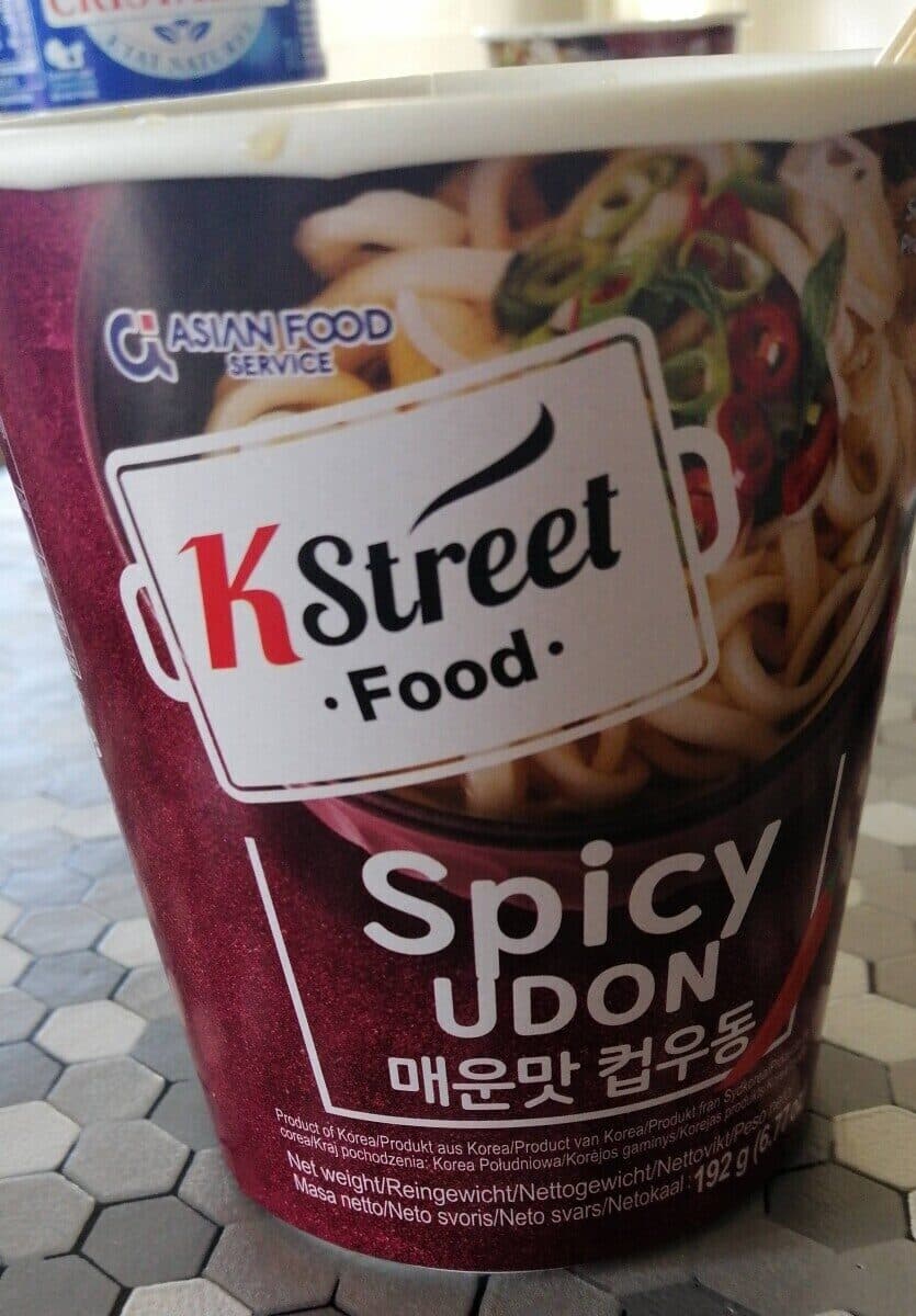K-Street Food Steamed udon noodle with liquid & flake in a cup packshot