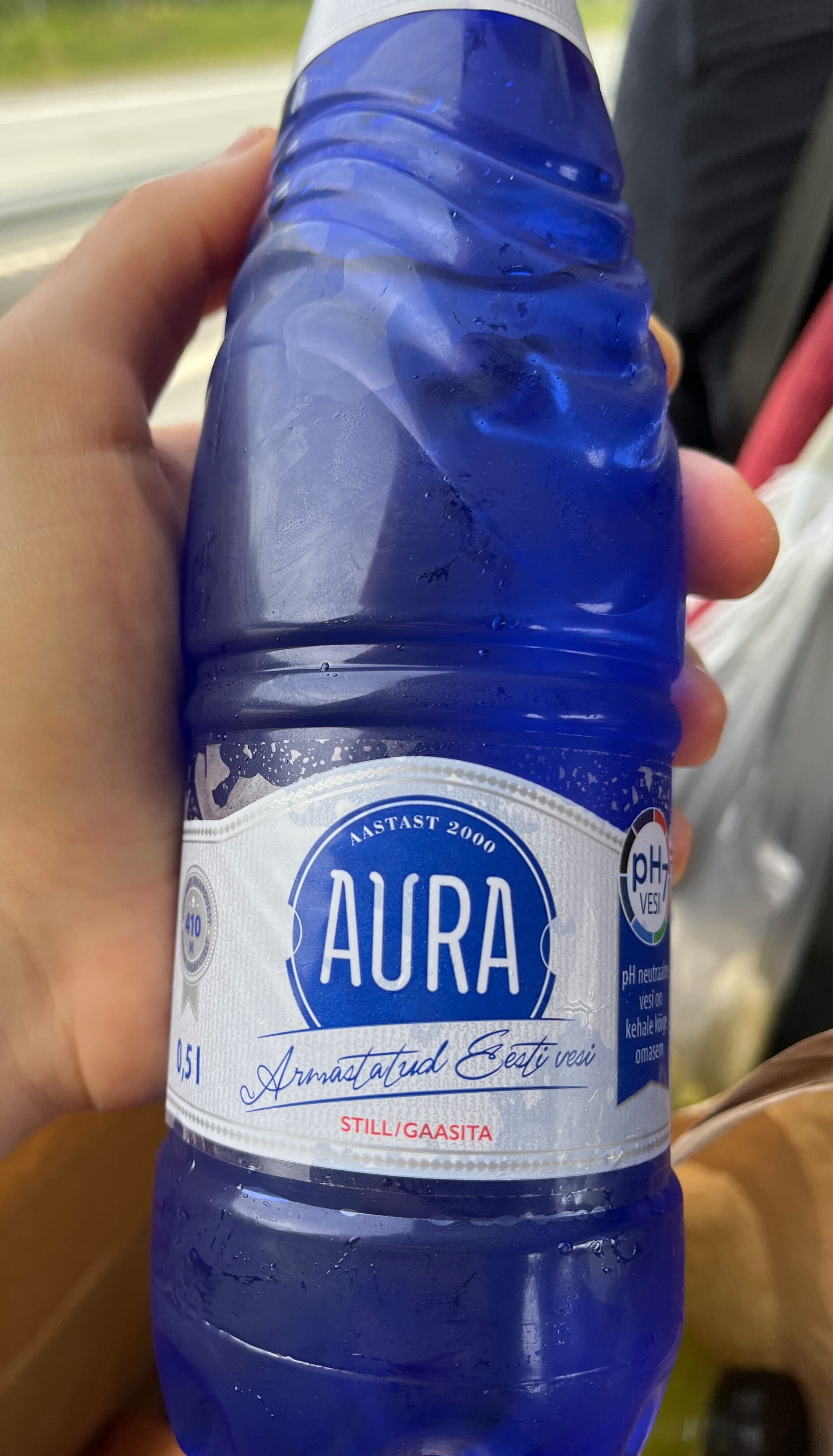 Aura Aura gaasita vesi (Aura still water) packshot