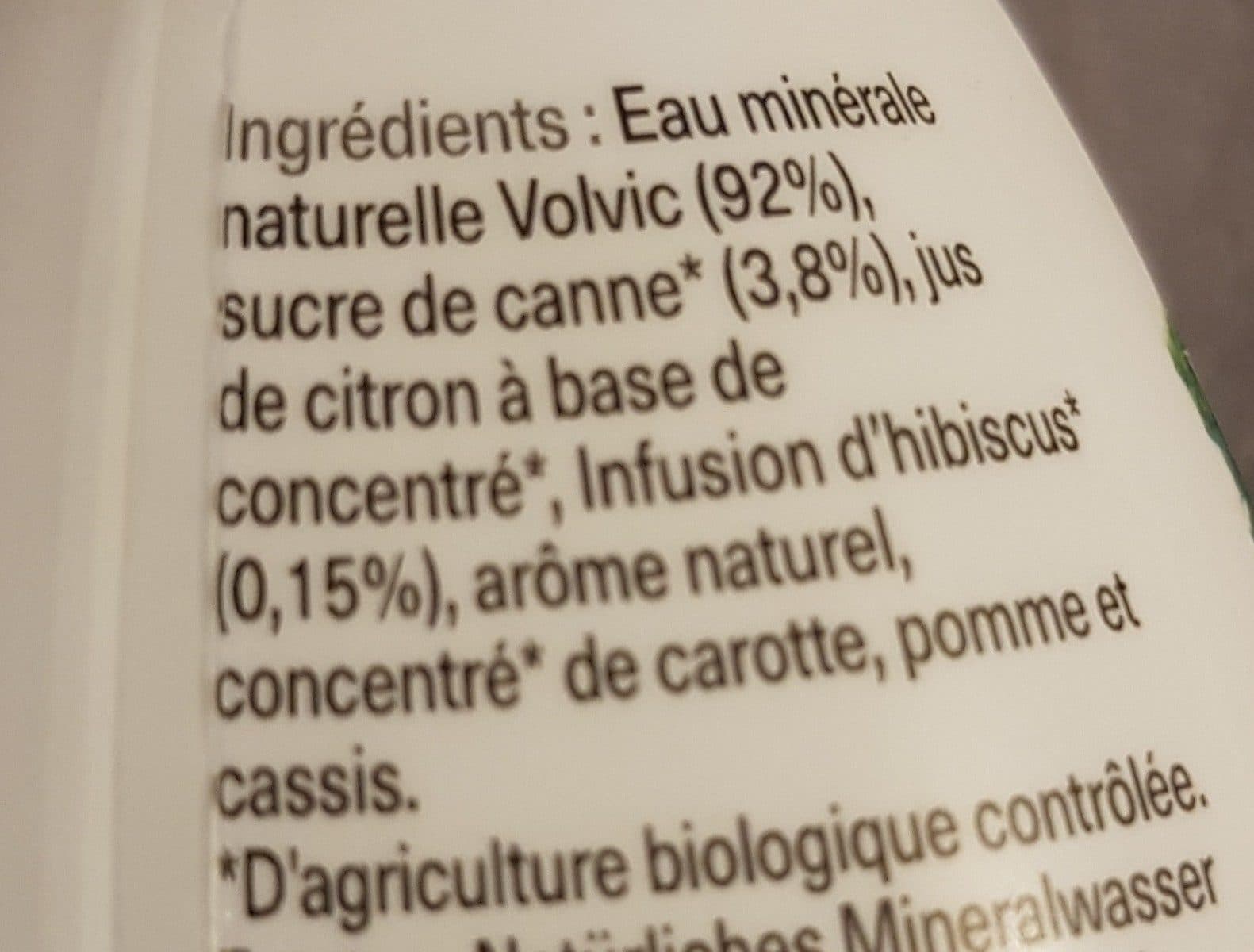 Volvic Thé à l'hibiscus packshot