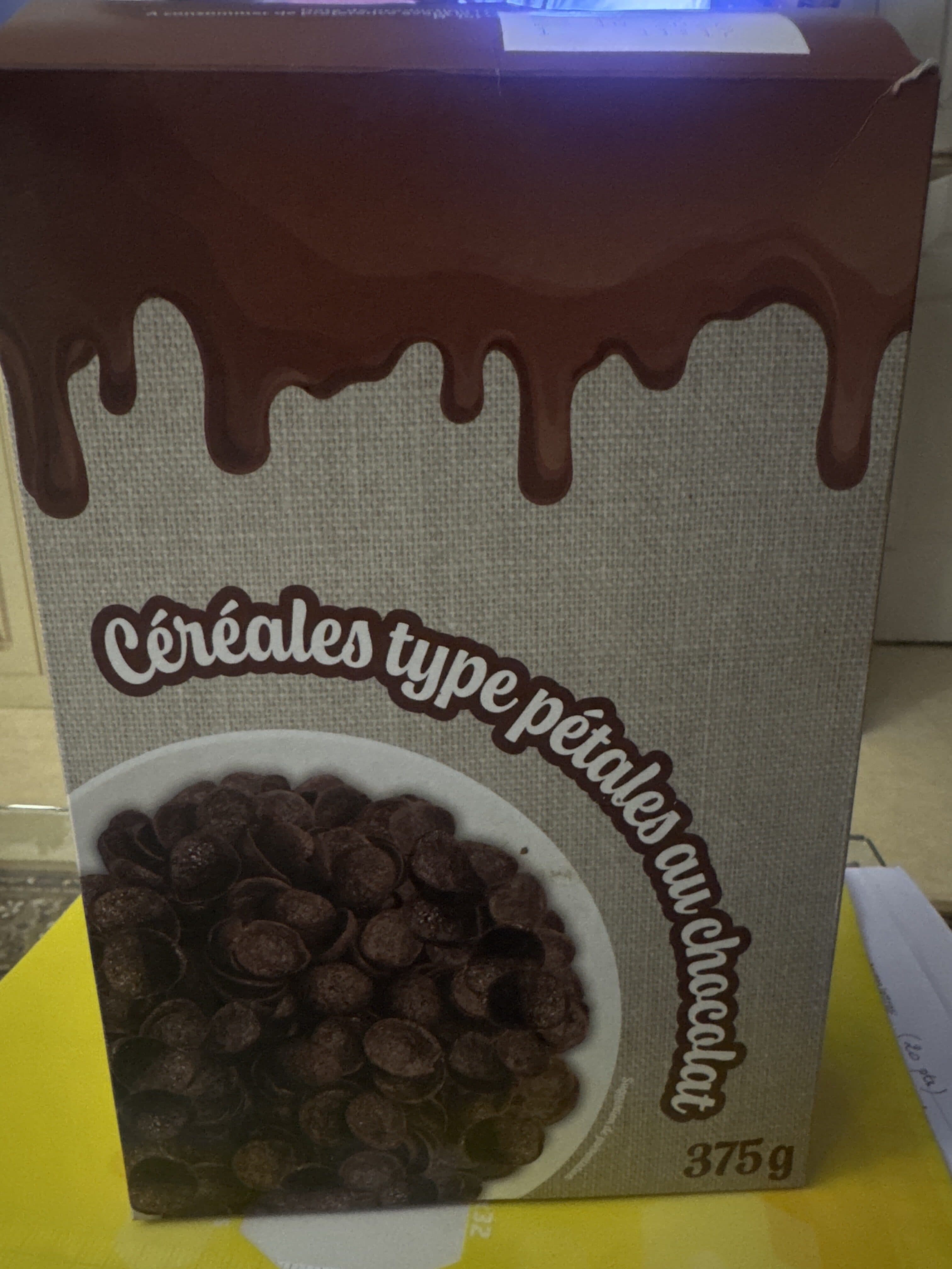 Céréales type pétales au chocolat packshot