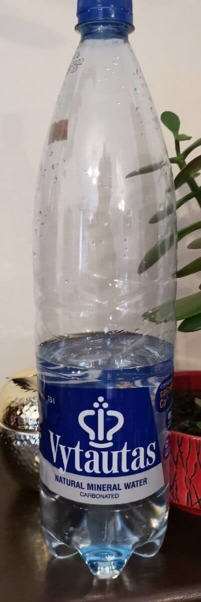 Vytautas natural mineral water packshot