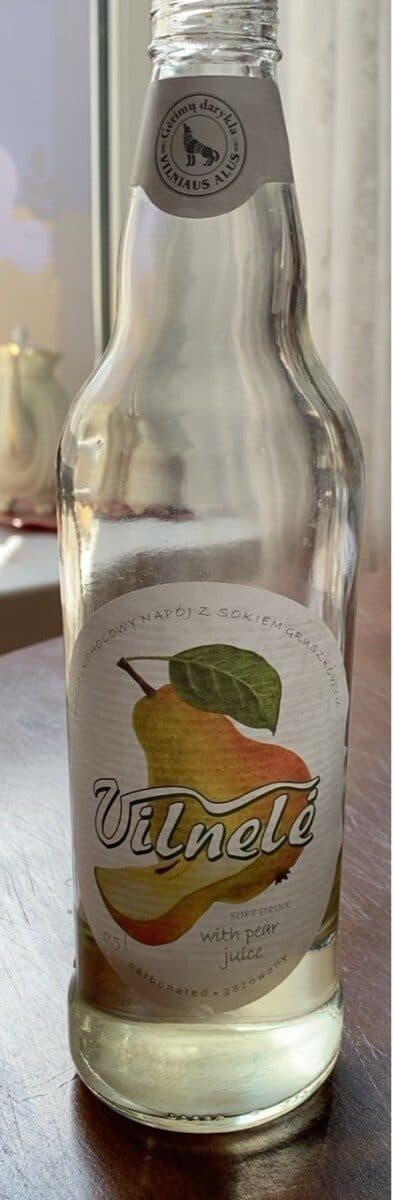 Soft drink with pear juice packshot