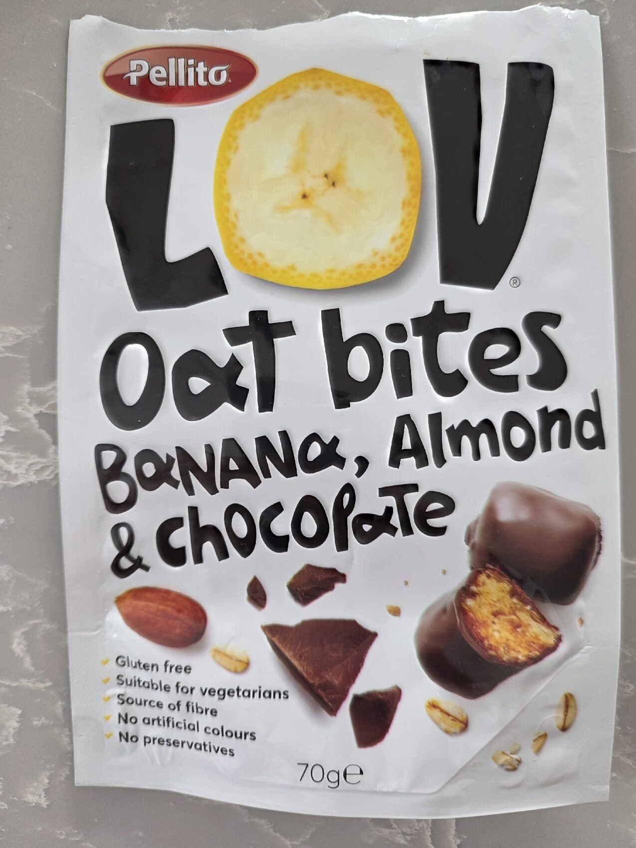 Pellito Chocolate Covered Oat Bites With Banana & Almond packshot