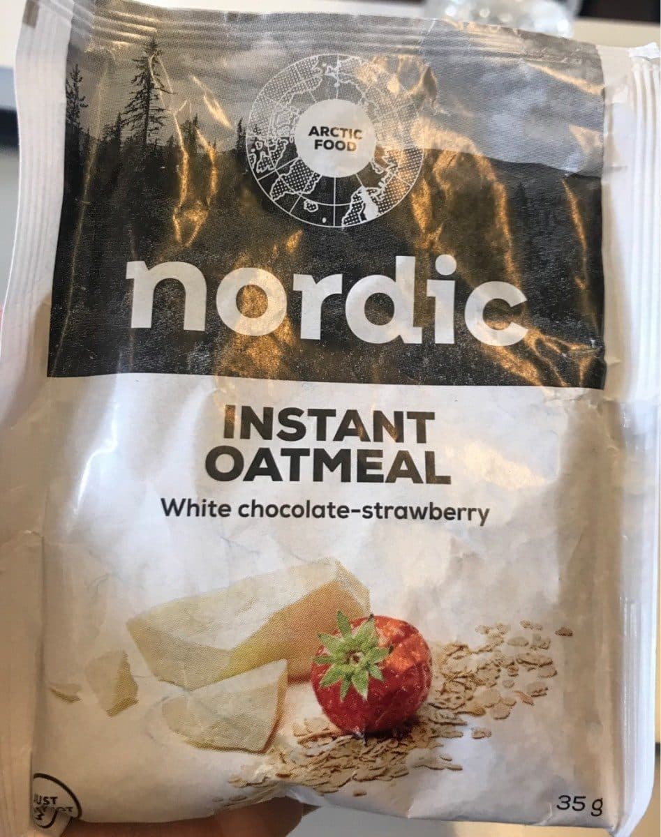 Instant oatmeal packshot